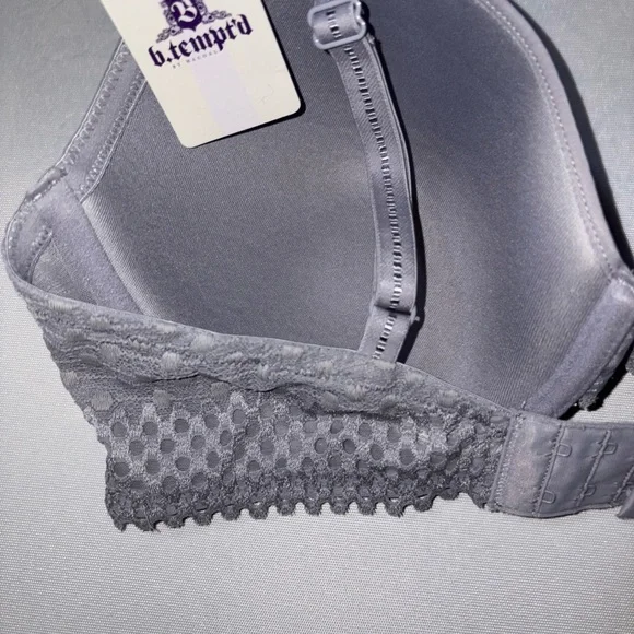 B.Tempt’d Gray Women's “Tied in Dots” Underwire Bra – 36D – Style 953228 - Picture 4 of 5